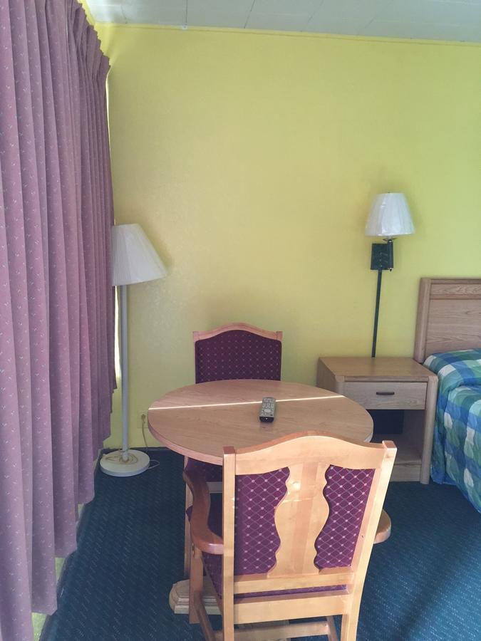 Statesman Inn Terre Haute Kültér fotó